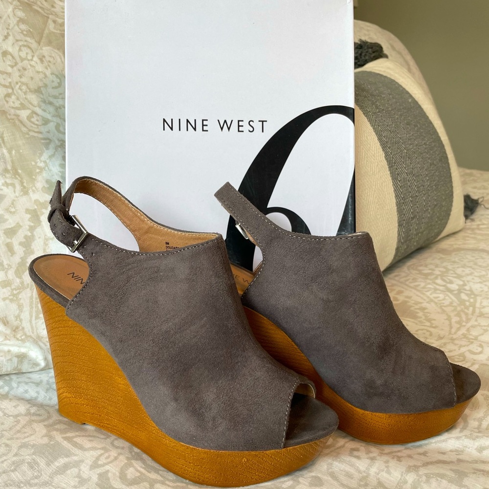 Nine West Wedge Sandals Size 8